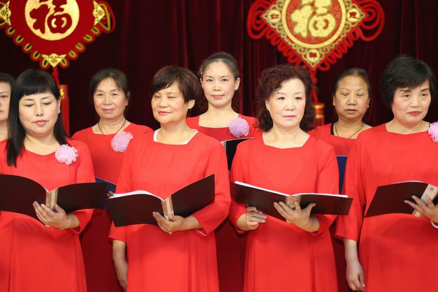 合唱《草原夜色美》、《情深意长》