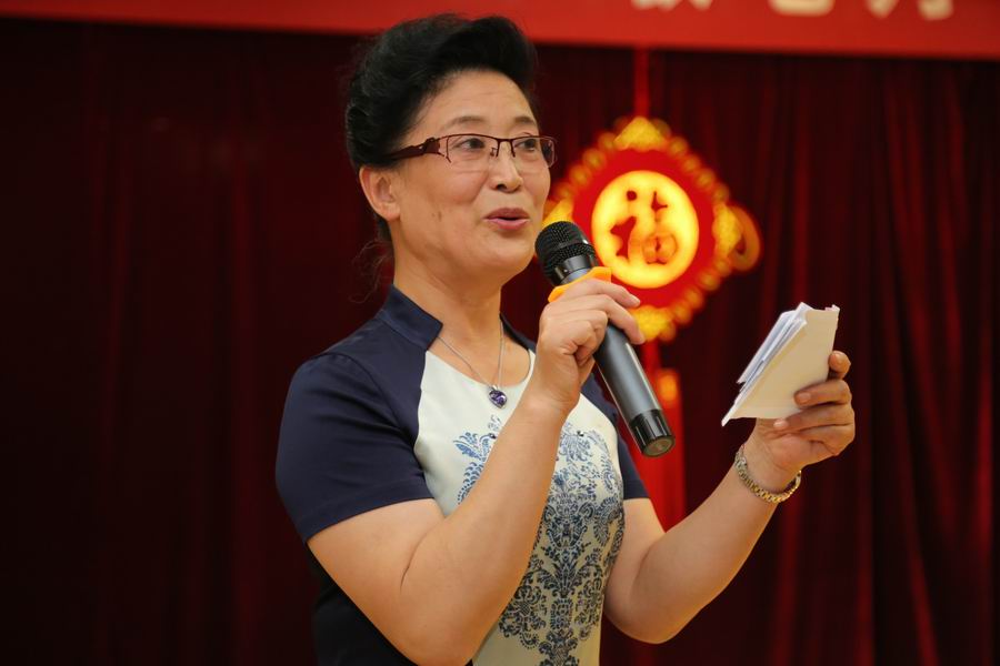节目主持人刘亚萍