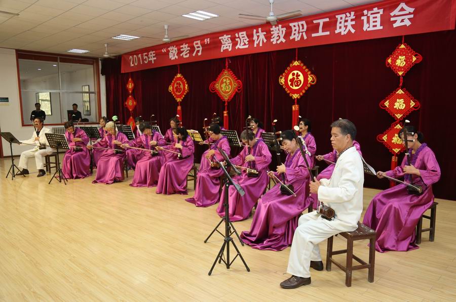 二胡齐奏《黄河谣》、《南泥湾》