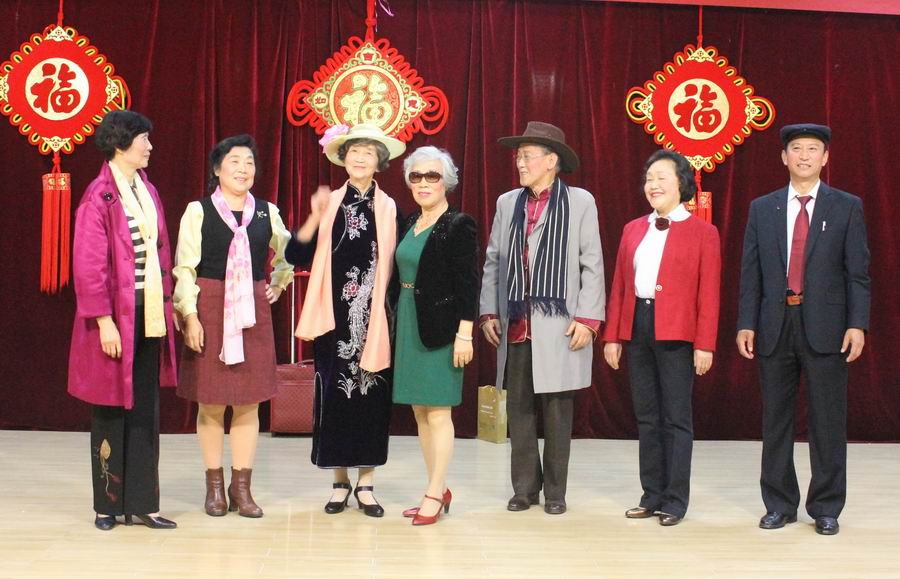 时装剧表演《常回家看看》