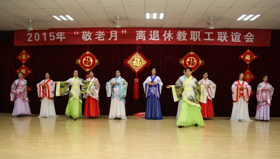 时装模特表演《梦江南》
