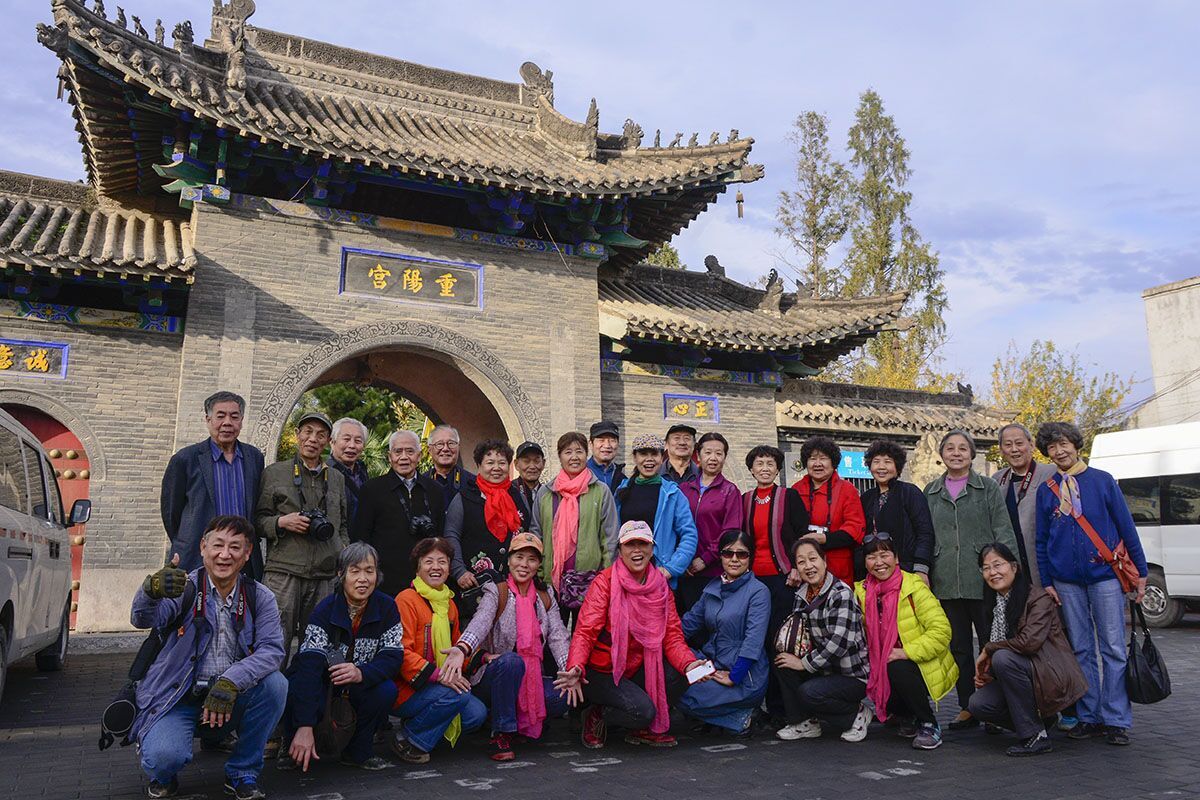 部分采风活动的会员合影