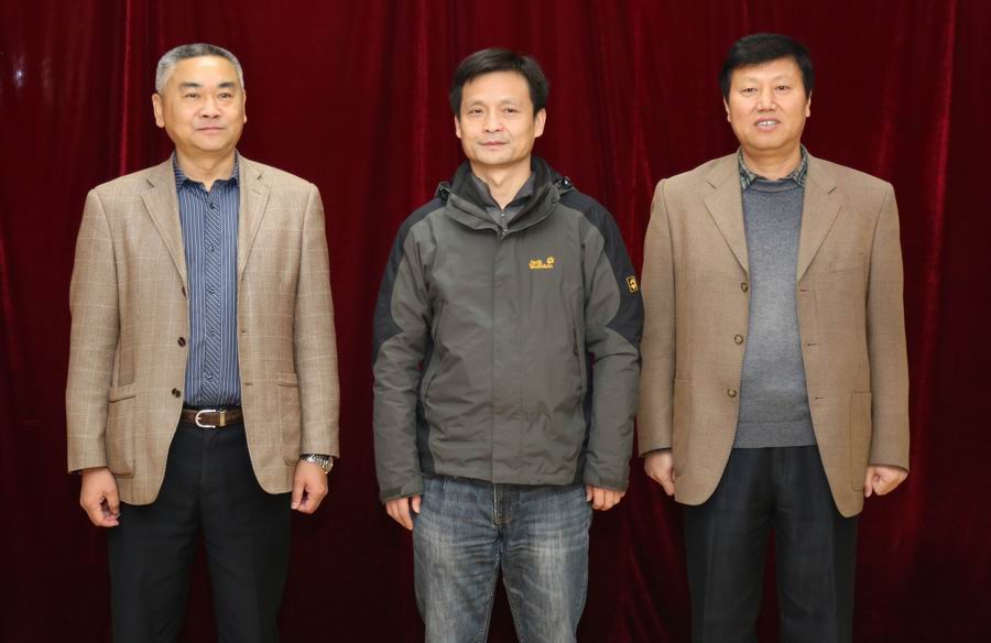 三个单位的处长、主任在开赛仪式上。(从左至右:余翼、车纯、王刚)