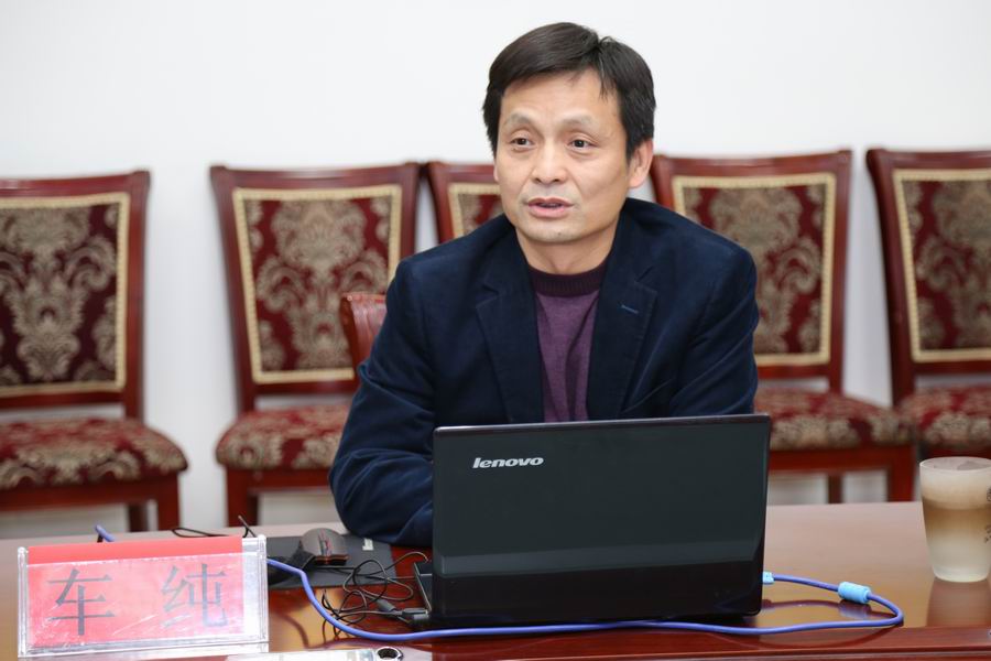 车纯介绍了学校离退休工作概况、开展的主要工作,并对北航大学同仁前来传经送宝表示热烈欢迎