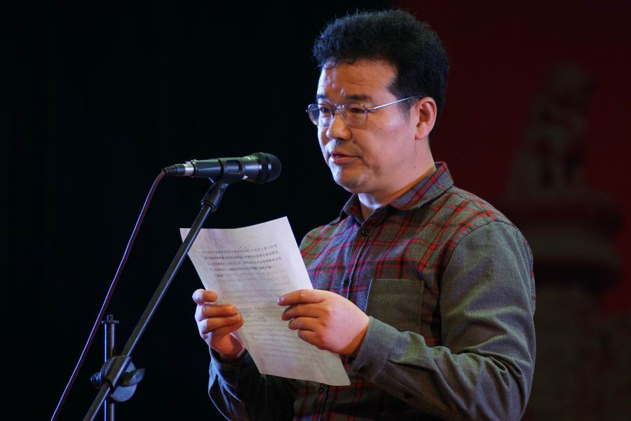 白向华代表陕西省老年大学致贺词