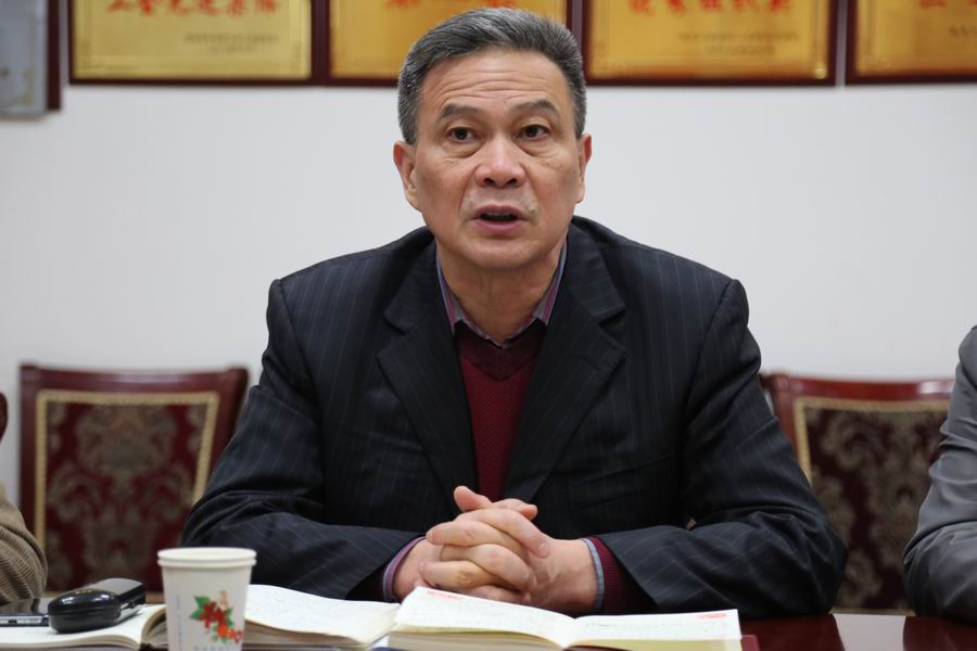 校党委书记陈治亚调研离退休党委“两学一做”学习教育开展情况