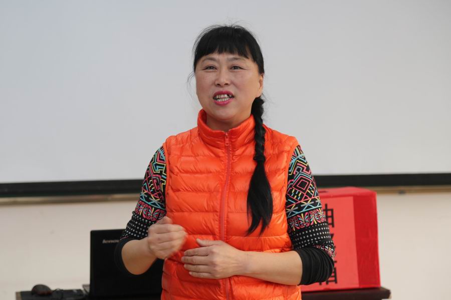 常务副主席赵葆青主持会议
